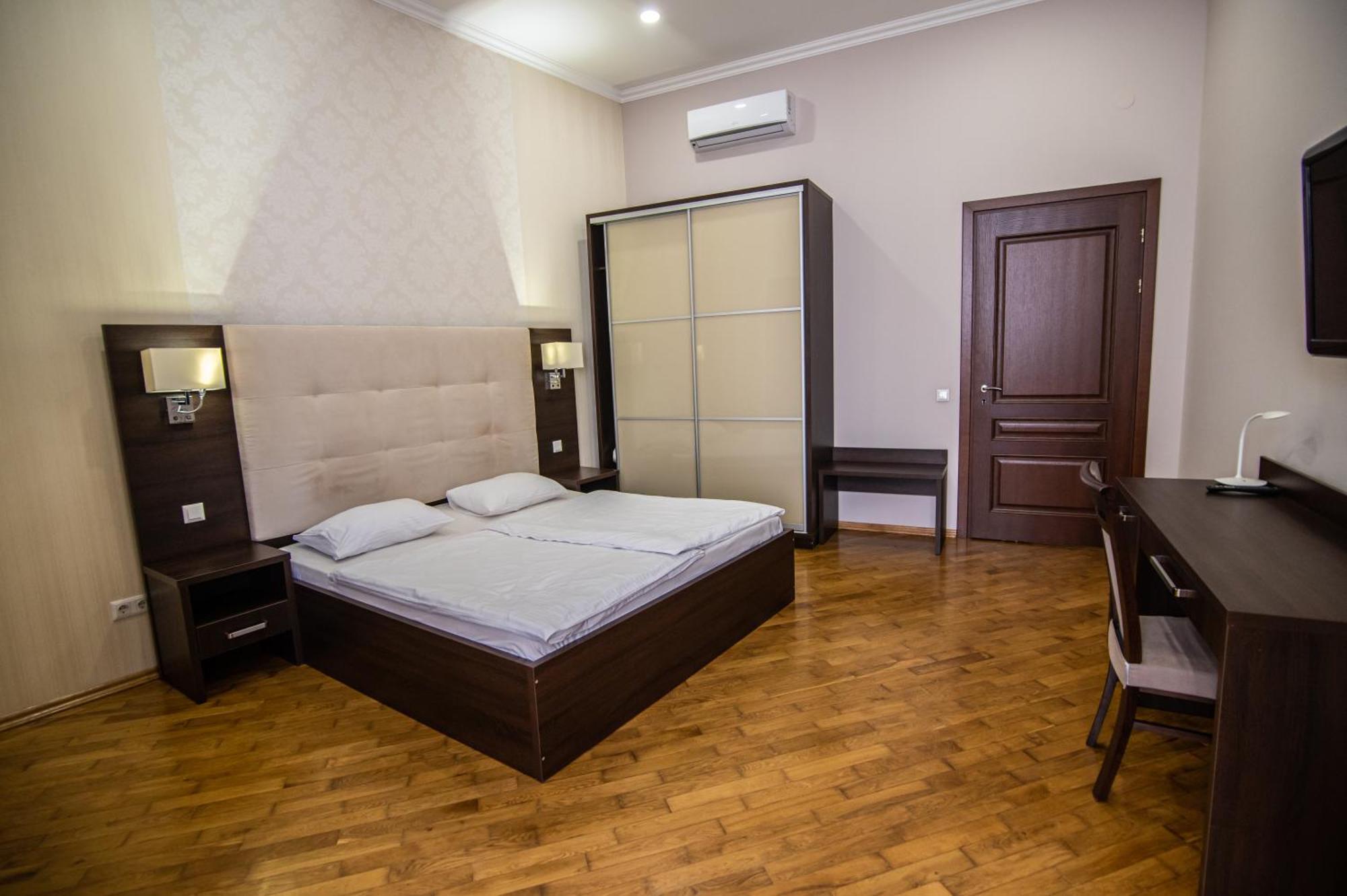 Мансарда & Апартаменти В Центрі Ivano-Frankivsk Exterior photo